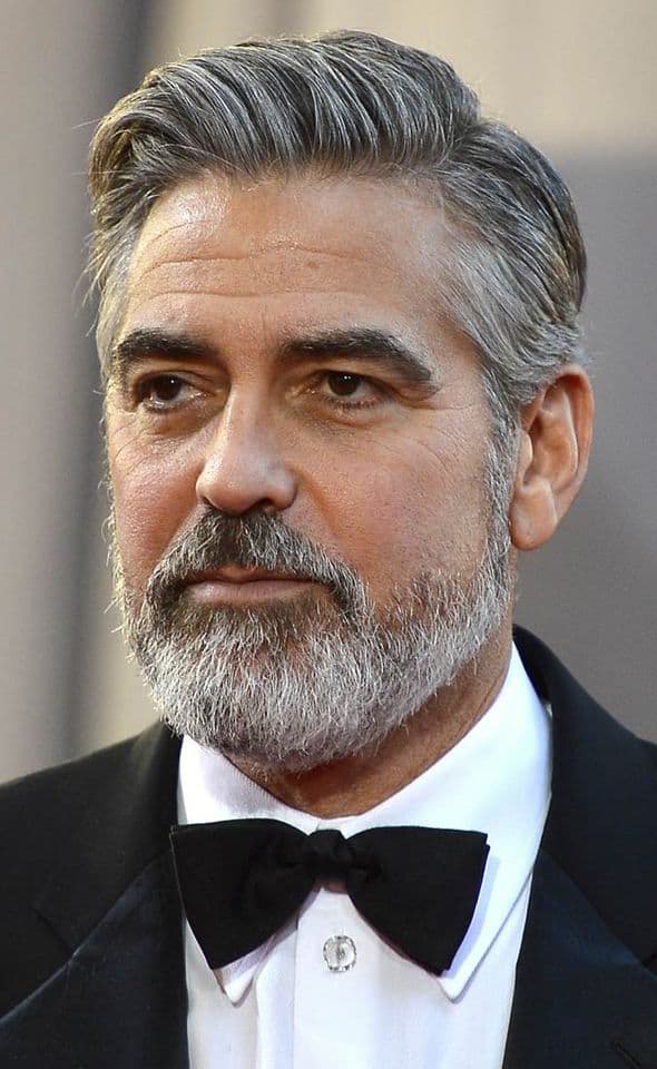 Barba corta boxeada de George Clooney